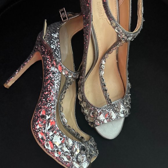 Jeweled Badgley Mischka Silver Heels - Picture 4 of 5